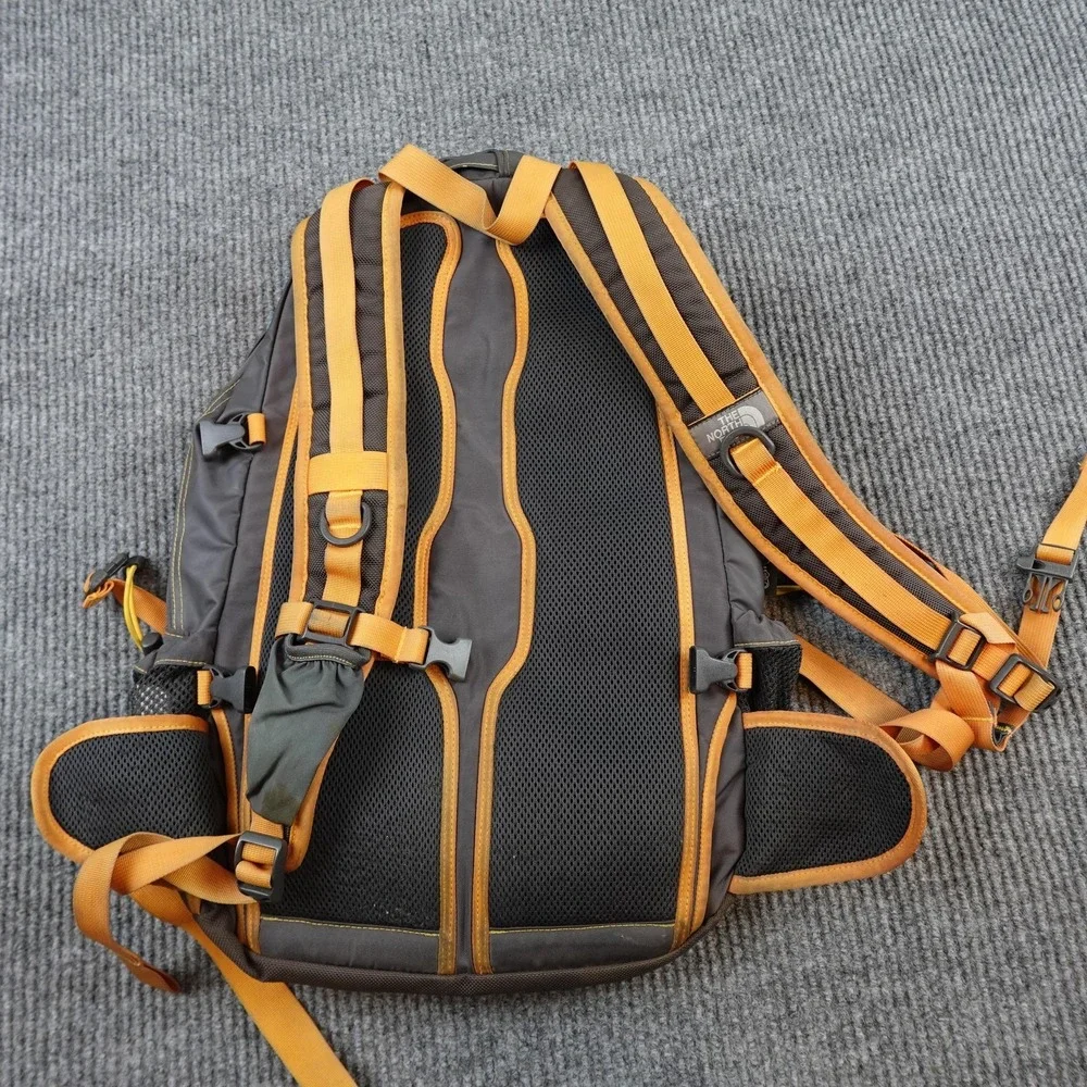 The North Face Hot Shot 30L Backpack Mens One Size Gray Nylon Hiking Daypack